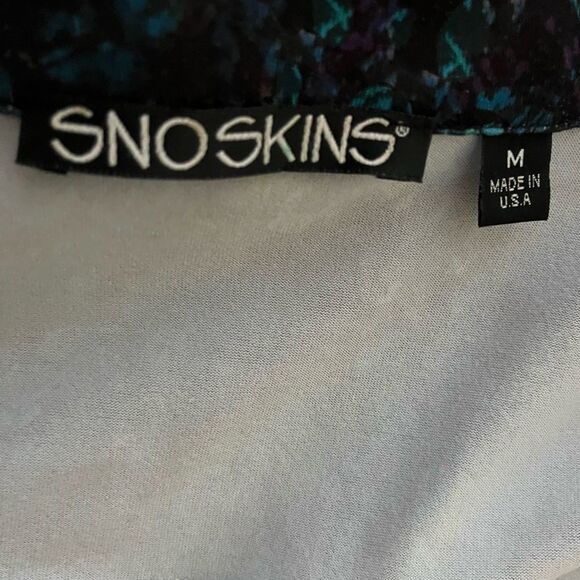 SNOSKINS Zip Jacket Back Hidden Pocket Animal Print Blues Purple EUC SZ Med - Picture 6 of 7